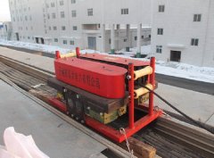 長距離敷設(shè)，紅色機(jī)型格外鮮